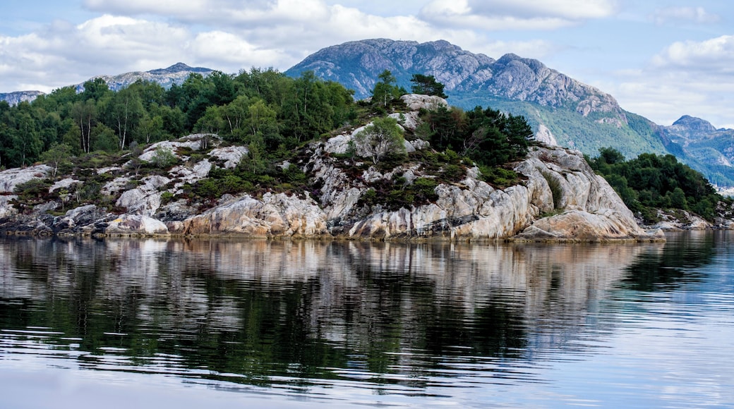 Heading from Stavanger to Pulpit Rock you pass a series of small islands with a mountain backdrop.