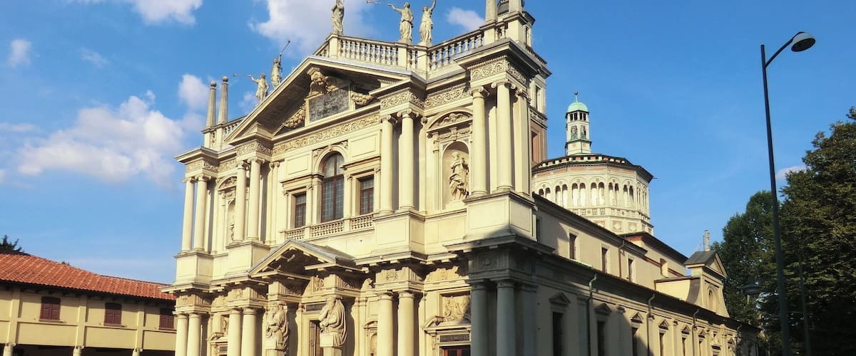 Santuario della Beata Vergine dei Miracoli, Saronno, Lombardy, Italy Santuario della Beata Vergine dei Miracoli Native name Santuario della Beata Vergine dei Miracoli Location Saronno, Lombardy, Italy Coordinates 45° 37′ 35.04″ N, 9° 01′ 32.88″ E Established 8 May 1498 Web page www.santuariodisaronno.it Authority control : Q3471763