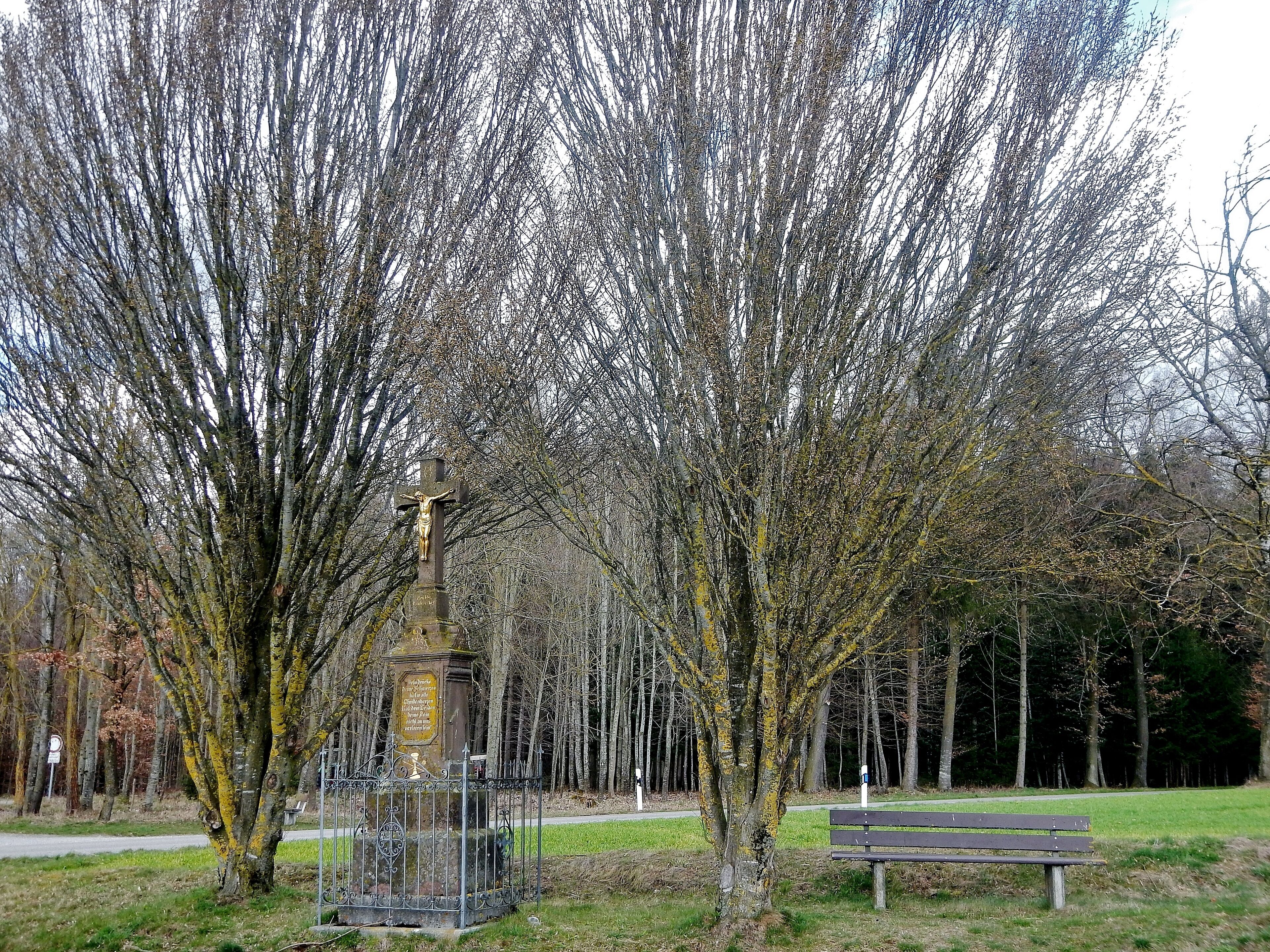 Wegekreuz von 1913: Jesu drücke deine Schmerzen tief in alle Christenherzen daß dein Leiden deine Pein nicht an uns verloren sein