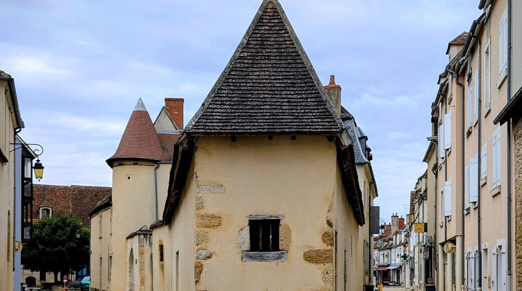 SAINT-AMAND-MONTROND (Cher)