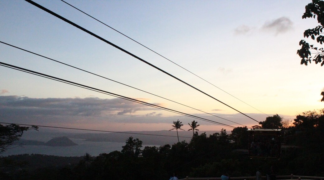 My (pre) amateur photography learning skills days when I just used whatever setting there was in my camera before I actually figured out what those buttons mean. Photo's very grainy. It was my second day back and we went to Tagaytay for a 'colder' weather (not really). I wanted to zipline, even only for a little bit, so I did it at Picnic Grove for about 10 seconds. LOL!