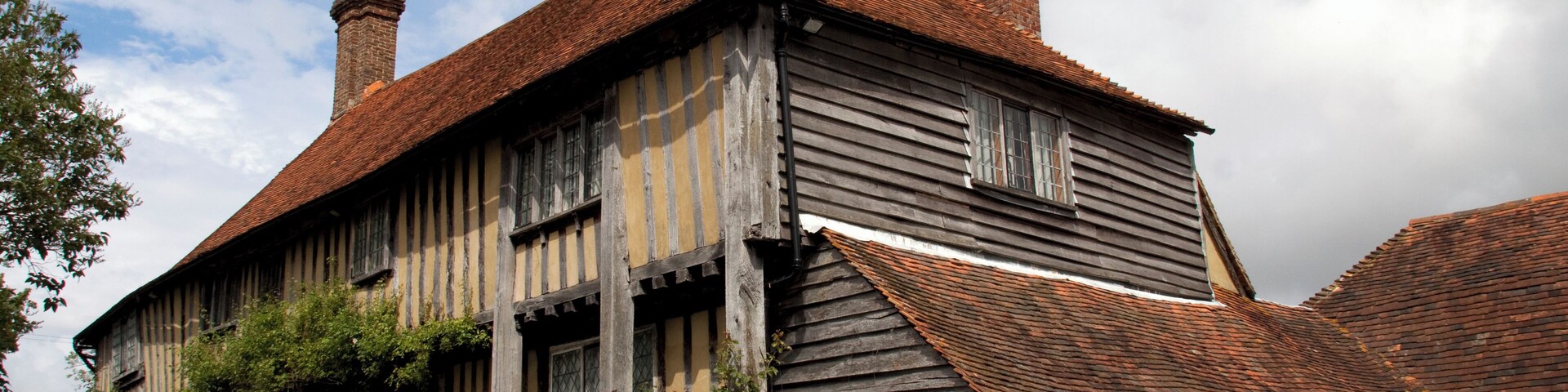 This 15th Century Timber framed building was the home of Ellen Terry (actress and producer) for many years until her death. The house is now a museum to Ellen and the theatre, containlng many of her original possessions.