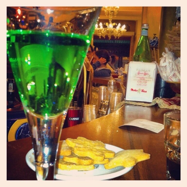 Drink on CENTERBE... Only 70% vol. Alcool .... 😁😁