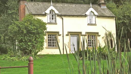 Poultry Cottage for the Poultry Keeper.