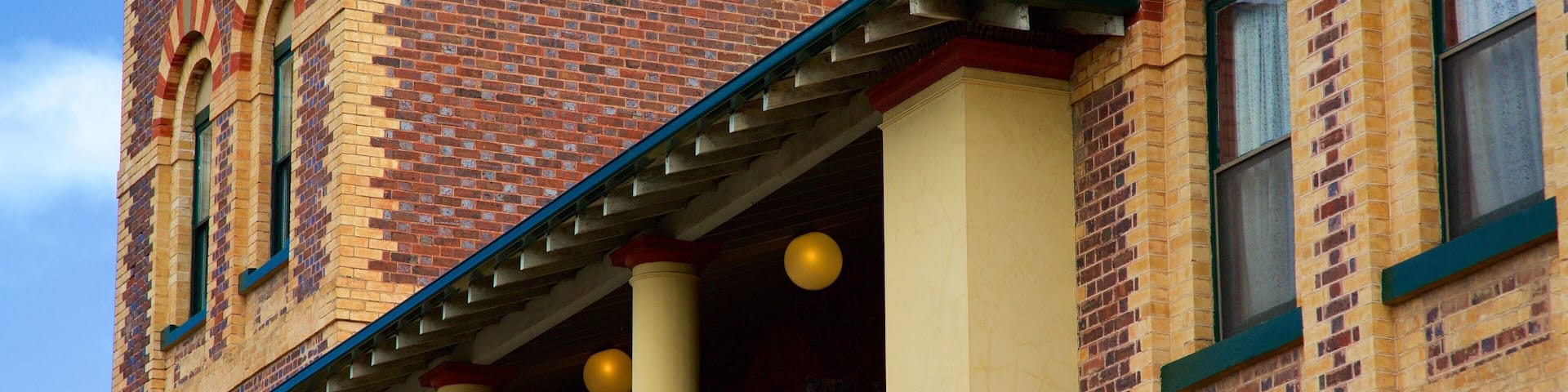 Queenscliff montrant signalisation, hĂŽtel et patrimoine historique