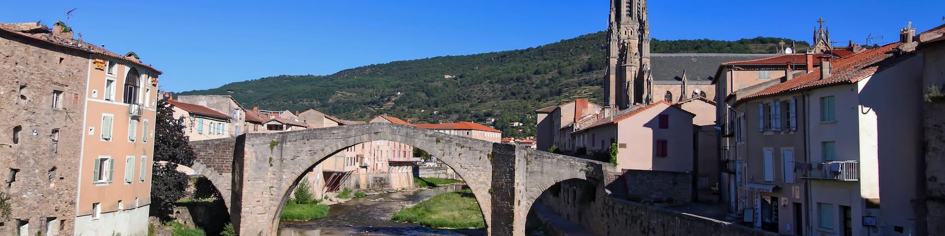 Village de Saint-Affrique dans l'Aveyron
