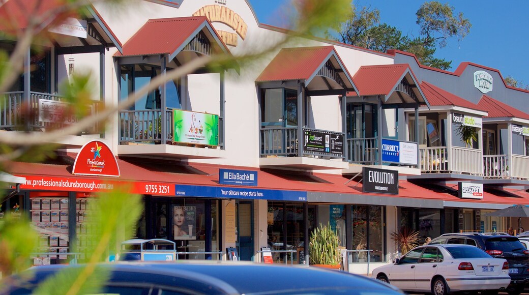 Dunsborough showing a small town or village and signage