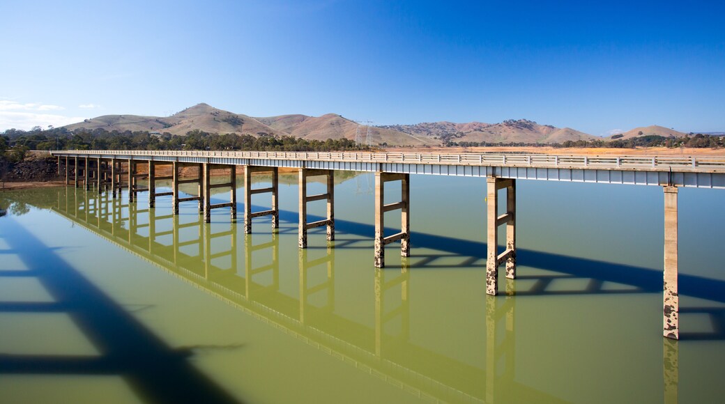 The small village of Bonnie Doon on Lake Eildon on an autumn day in Victoria, Australia, Shutterstock ID 276473366, Purchase Order: -
