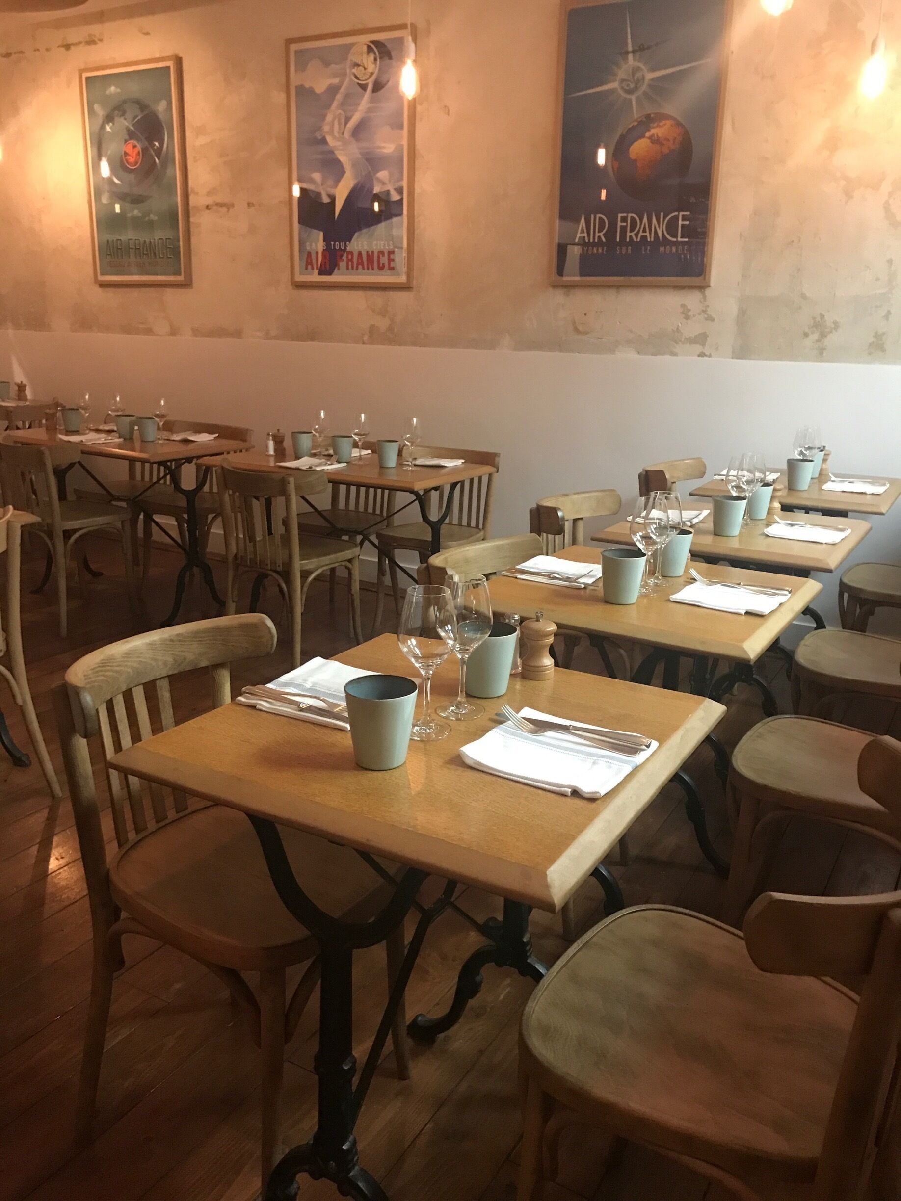 Relax and yummy restaurant with a great wine list.. 