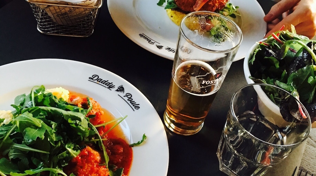 Daddy poule. The new place to be in tassin. Very pleasant service and good food.