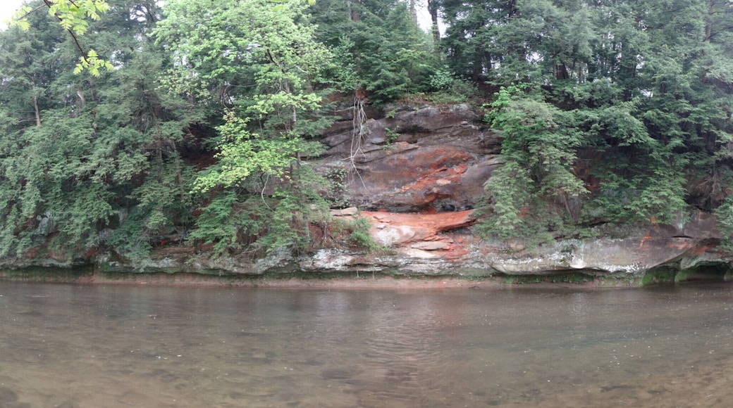 Located along the Clear Fork, a tributary of the Mohican River, Gatton Rocks is a multilevel, freshwater swimming hole featuring deep pools for adventure-seekers and shallow spots for waders.
#hiking