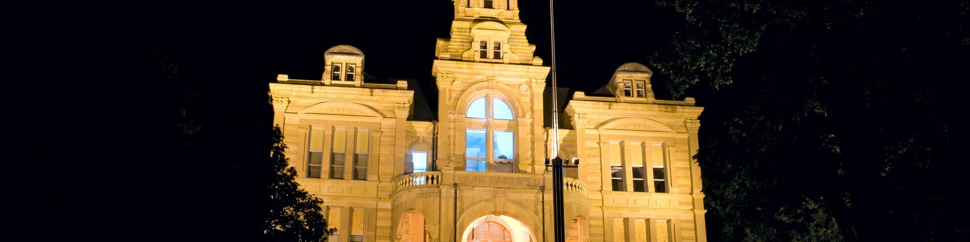 landmark blue earth county courthouse in mankato minnesota illuminated at night