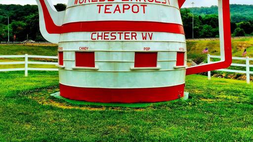Roadside Americana... The Worlds Largest Teapot!