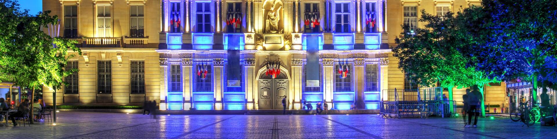 L'hôtel de ville (town hall) in Troyes, France at night
