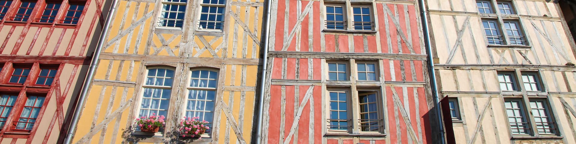 DNGA8G Famous historic half-timbered houses in the center of Troyes, capital of the Aube department in the Champagne region in France.