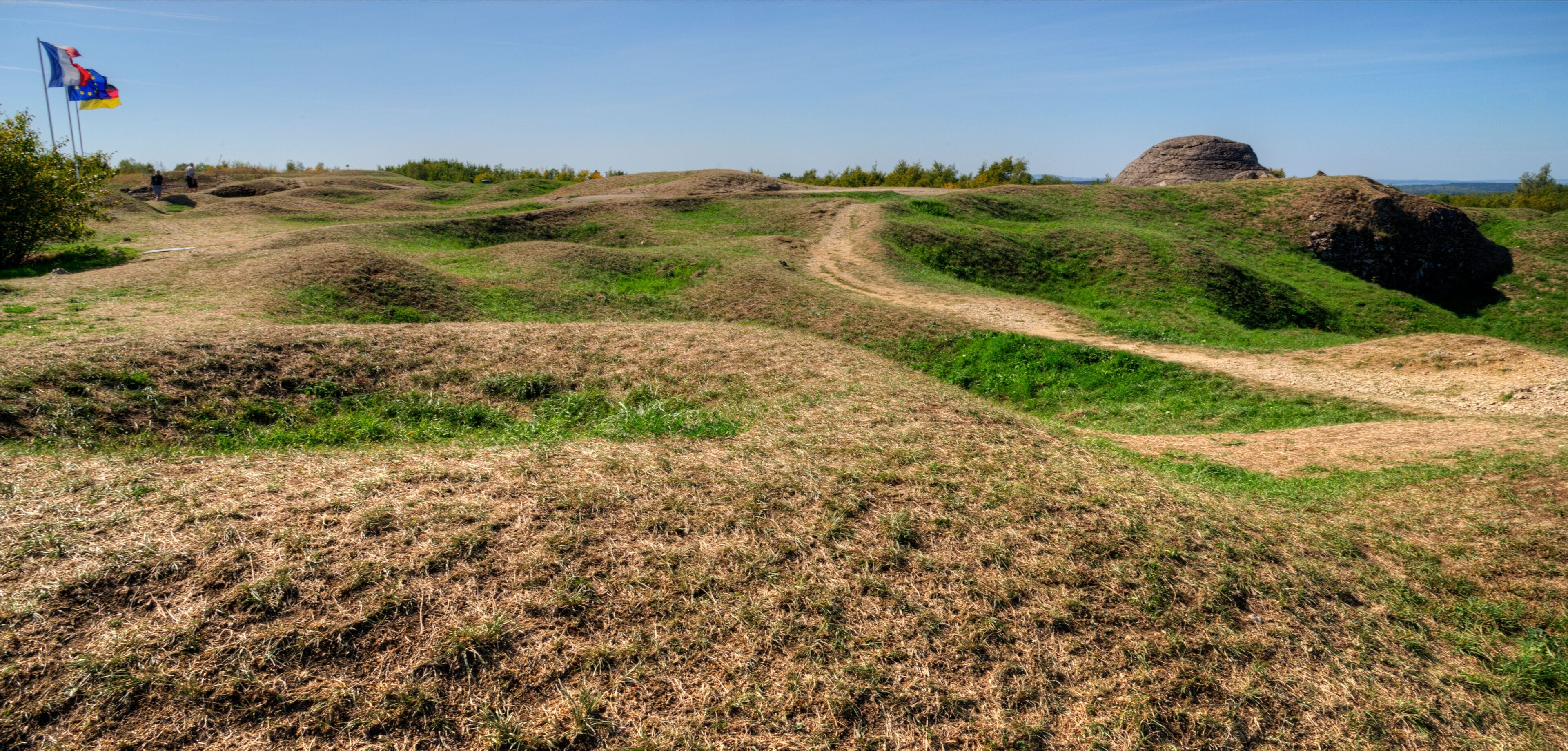 Tirs d'obus sur le fort de Douaumont, France