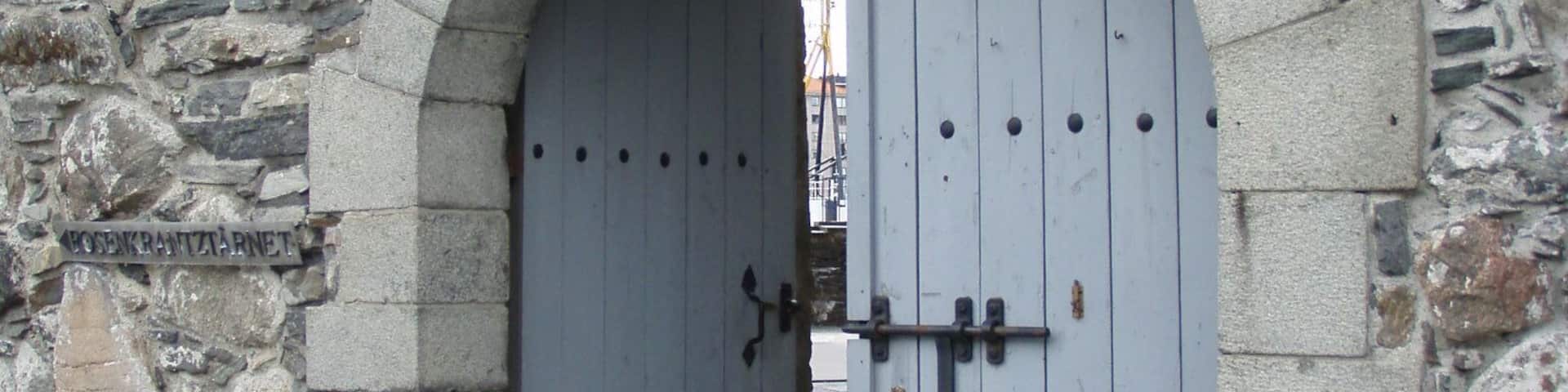 This beautifully preserved 13th century fortress sits right on the waterfront.