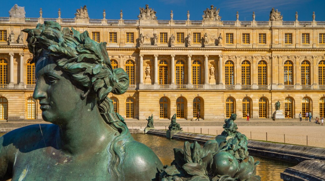 Versailles featuring heritage architecture, heritage elements and a statue or sculpture