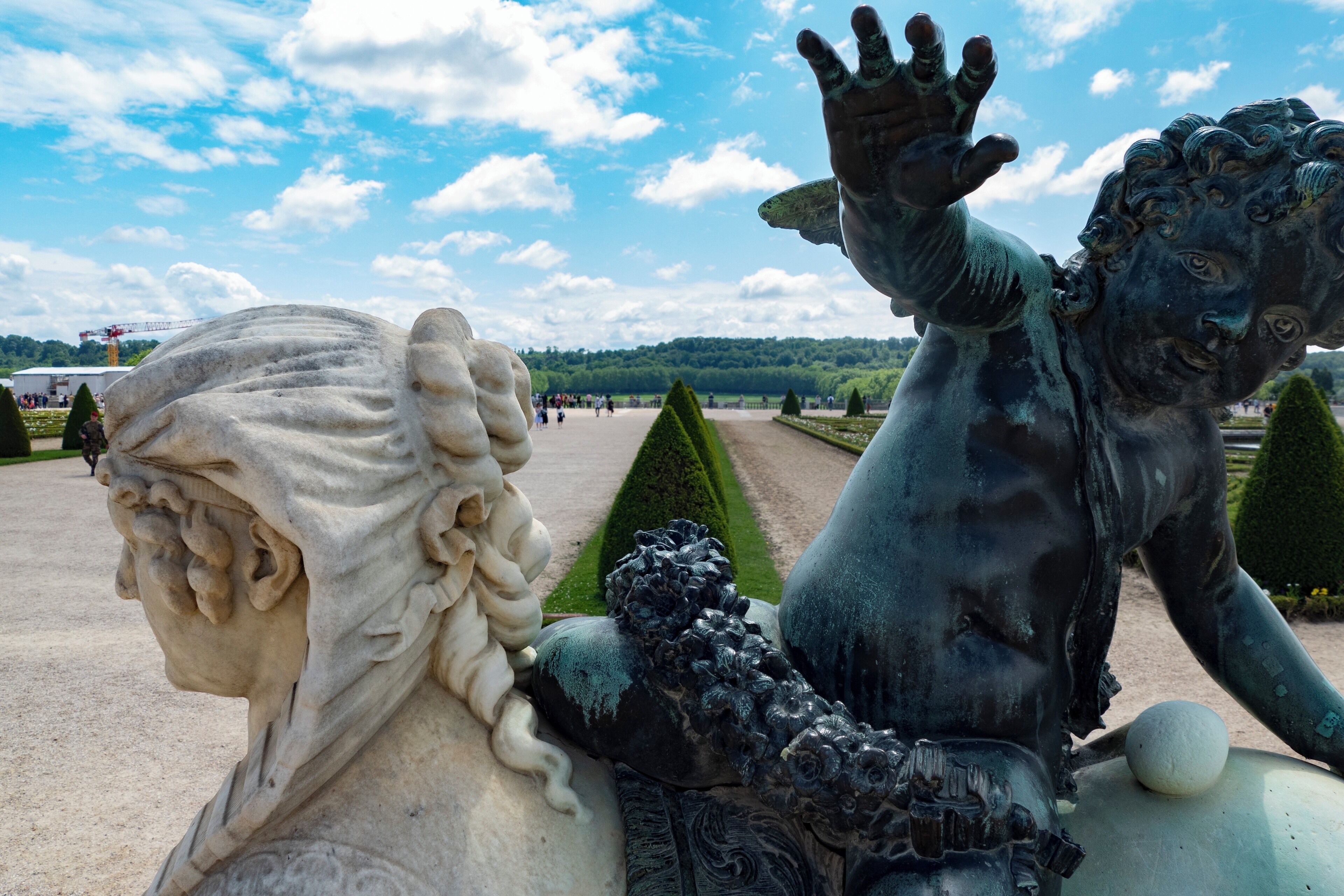 The garden of an impressive castle.