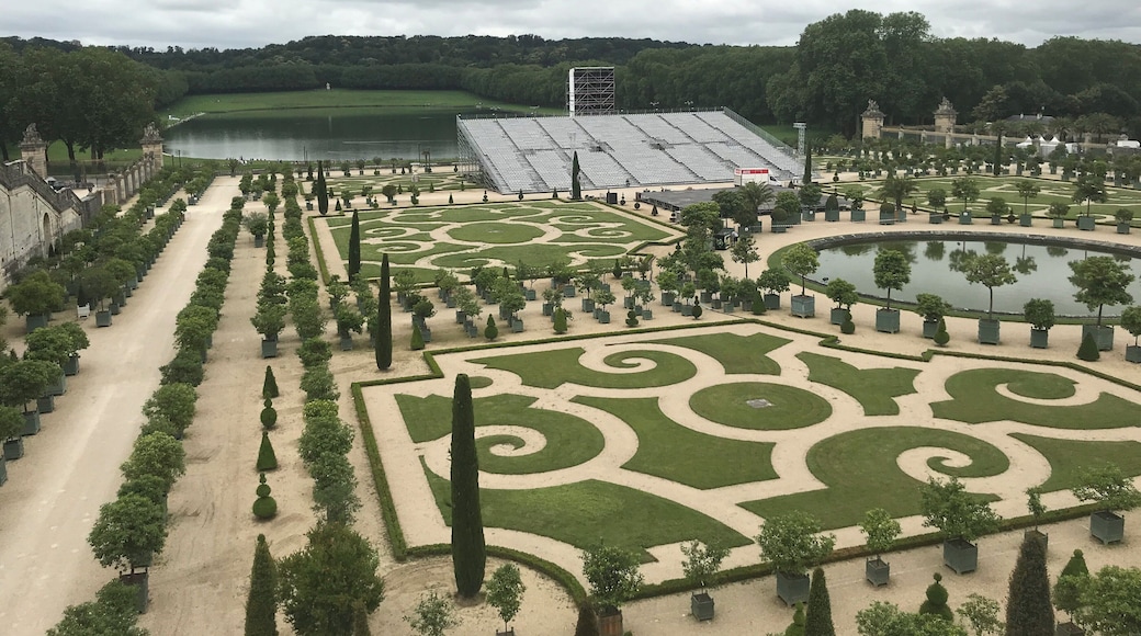 Can you get enough of this beauty in Paris? The Versailles is a place one must go when in this beautiful city. #culture