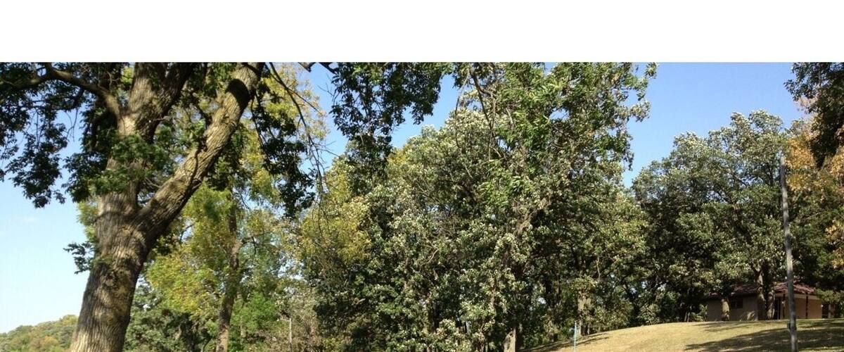 Residing on the eastern shores of Crystal Lake, this beautiful park features a small beachfront, large picnic area, a playground and a frisbee golf course.