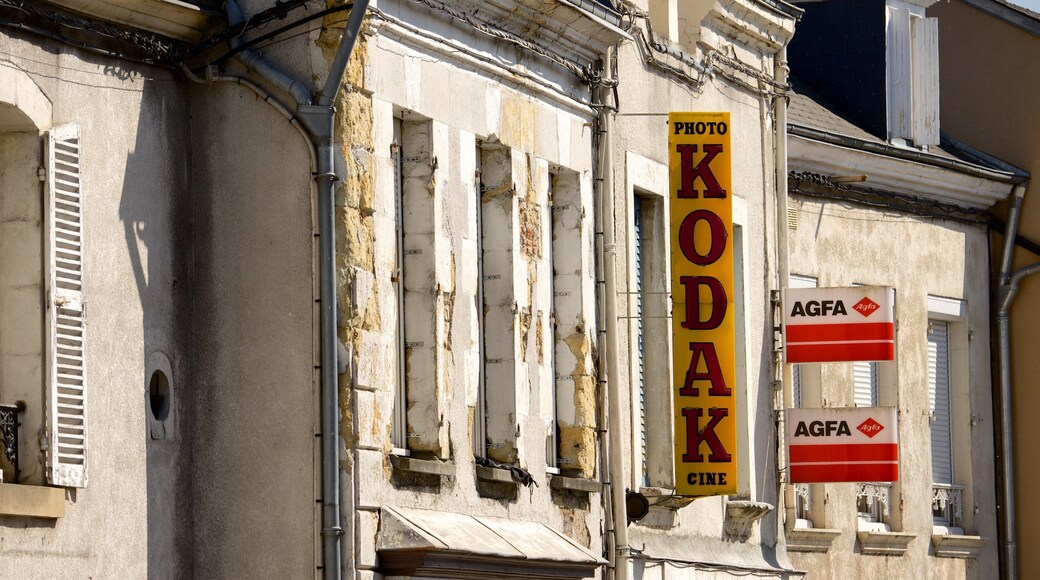 Vierzon mettant en vedette signalisation