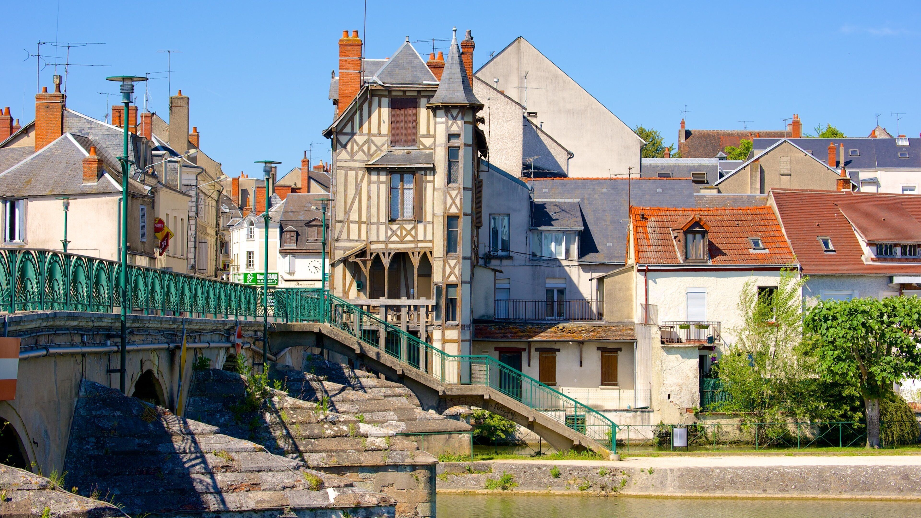 Vierzon which includes heritage elements and a bridge