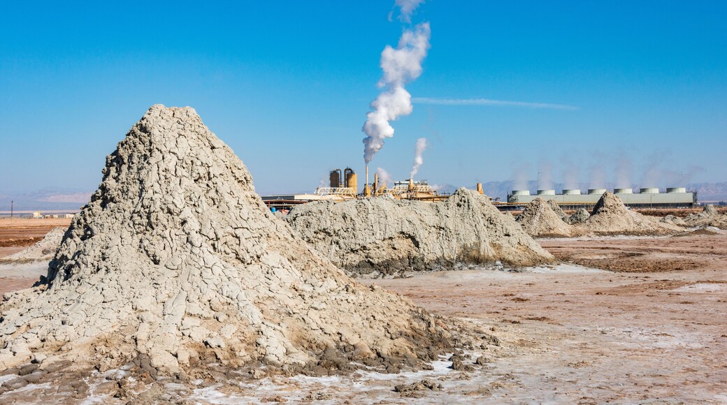 The Salton's Sea Geothermal Features