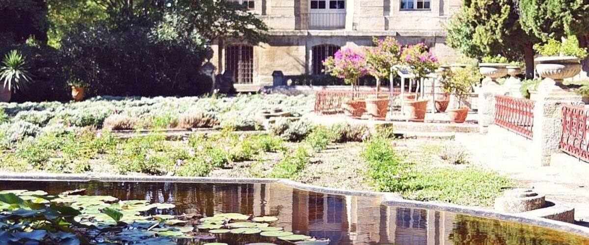 During our time in Avignon, we stayed just across the Rhône in Villenueve-lès-Avignon. The gardens inside Fort Saint-André (Jardins de l'Abbaye Saint-André) were peaceful and beautiful. It was late September so it wasn't as colorful as I imagine it could be but it was gorgeous nonetheless.