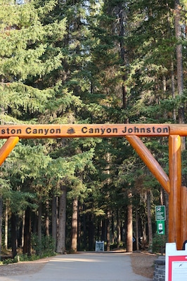 Johnston canyon entrance