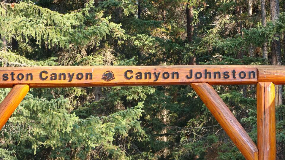 Johnston canyon entrance