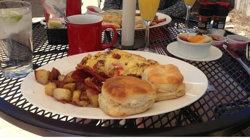 Fun bistro for any meal.