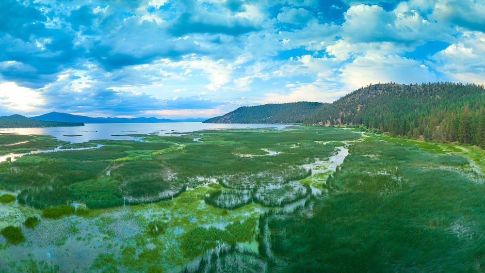 Panorama of Klamath Lake from Eagle Ridge County Park, Oregon.