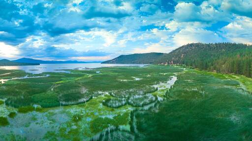 Panorama of Klamath Lake from Eagle Ridge County Park, Oregon.