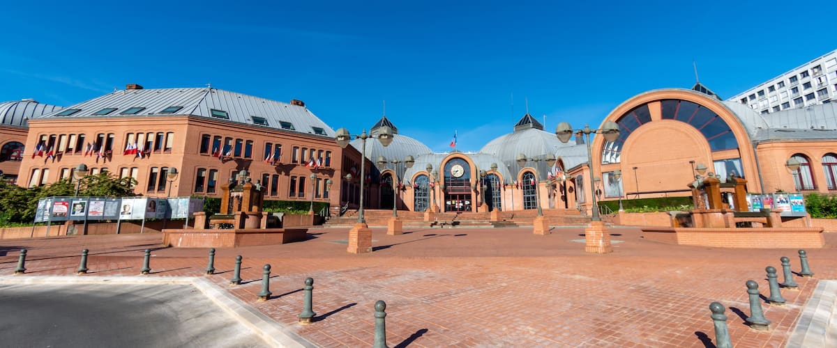 Vue extérieure du bâtiment de la mairie de Vitry-sur-Seine, ville située dans le département du Val-de-Marne, au sud-est de Paris, France