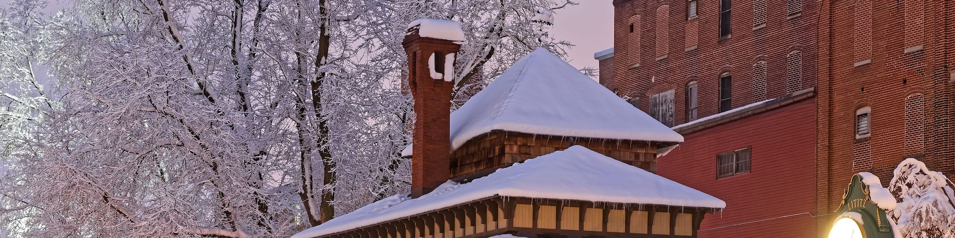 Snow fall at the old railroad station in Lititz, Pennsylvania.This building is now the town visitor center.