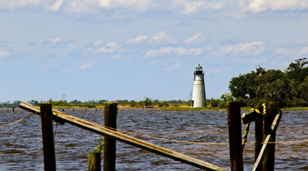 Madisonville Light House along the shore of Lake Pontchartrain in Madisonville, Louisiana on a sunny spring day