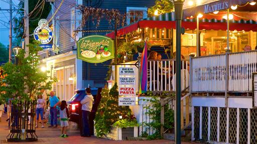 Ogunquit showing street scenes, night scenes and signage