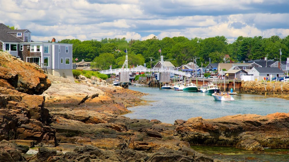 Ogunquit showing rugged coastline, a small town or village and general coastal views