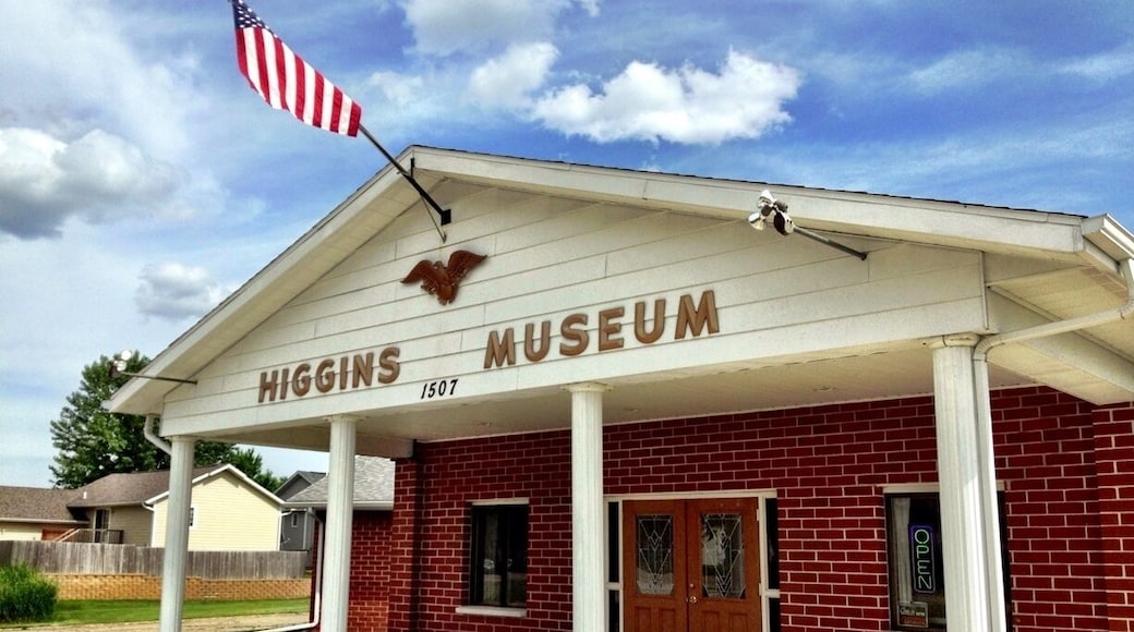 Higgins Money Museum, free exhibit of historic U.S. banknotes.