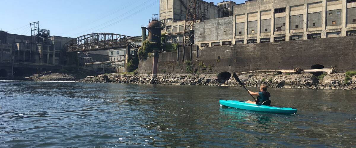 Exploring the beauty and industrial heritage of the Pacific Northwest by kayak really gives you a sense of the enormity of the region and the challenges of the emigrants as they built a new life in the wilderness. The now abandoned Blue Heron paper mill below Willamette Falls is scheduled for redevelopment and can only be fully appreciated from the river.
#greatoutdoors
