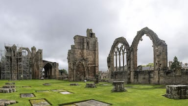 the Elgin Abbey in Scotland