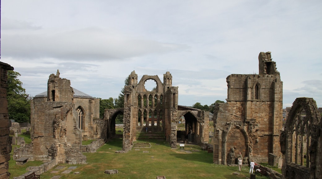 Amazing ruins at the Elgin Cathedral. I couldn't stop taking pictures. Would have been amazing to see her in all her glory.