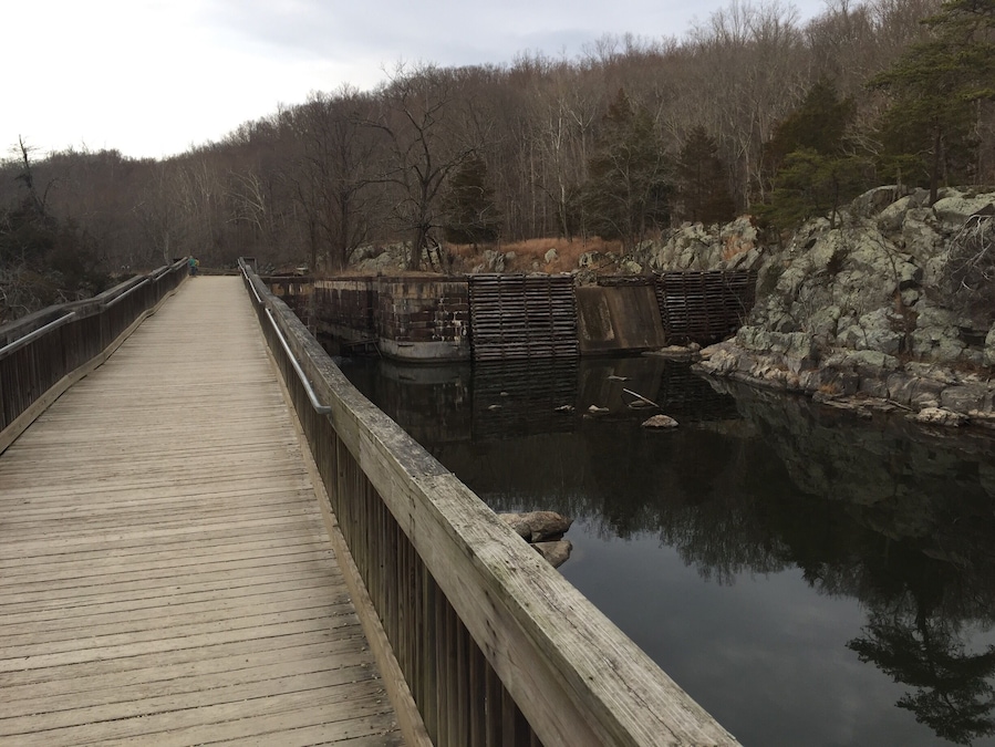 Exiting the Billy Goat Trail, back onto main road you'll pass a few historic areas (think they're called locks🤔) were river boats carrying goods use to traverse the waterways.