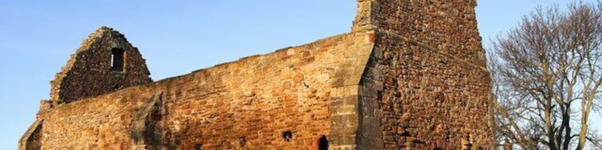 St Martin's Church , Haddington St Martin's Church was originally a chapel belonging to St Mary's Nunnery (located about a mile to the east). It was built in the early 12th century, and was altered in the 13th century when a structure was vaulted and buttresses added. It was probably used by both the nuns and the people of Haddington. In the 17th century, it became a Protestant place of worship but eventually fell into decay. Although there is no visible signs, it is thought that the area around the church was used for burials until the 19th century.