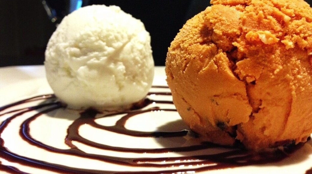 Did you know Thailand has it's own style of ice cream? The chefs here couldn't find any in US, so they traveled to Thailand and learned how to make it themselves. The result: The creamiest, most flavorful coconut ice cream you can imagine. The Thai tea ice cream was tasty too, but not as creamy - it had a somewhat crumbly texture. Next time we'll be trying the lychee and longan flavors. Yum!