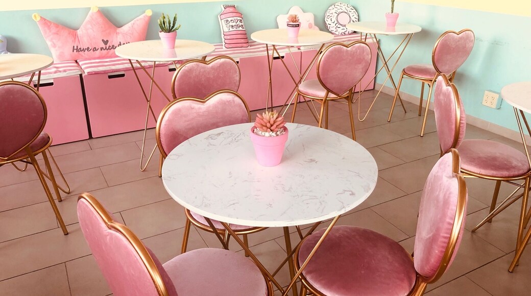 #GoodEats
Cutest cafe in My area. Ginger milk tea was tasty!