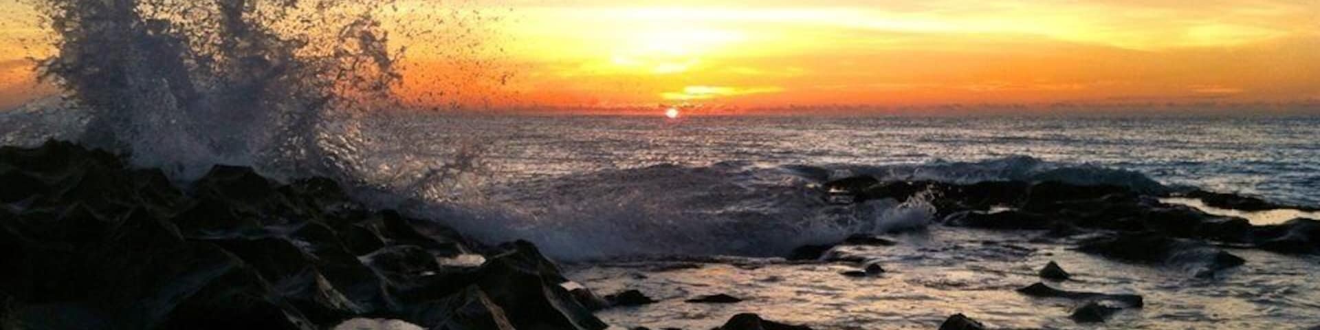 I enjoy going to Ocean Reef Park because if you catch the tides just right, you can capture some pretty epic pics of the waves crashing against the reef. There's always a lot of people fishing, flying kites, and just enjoying the beach.