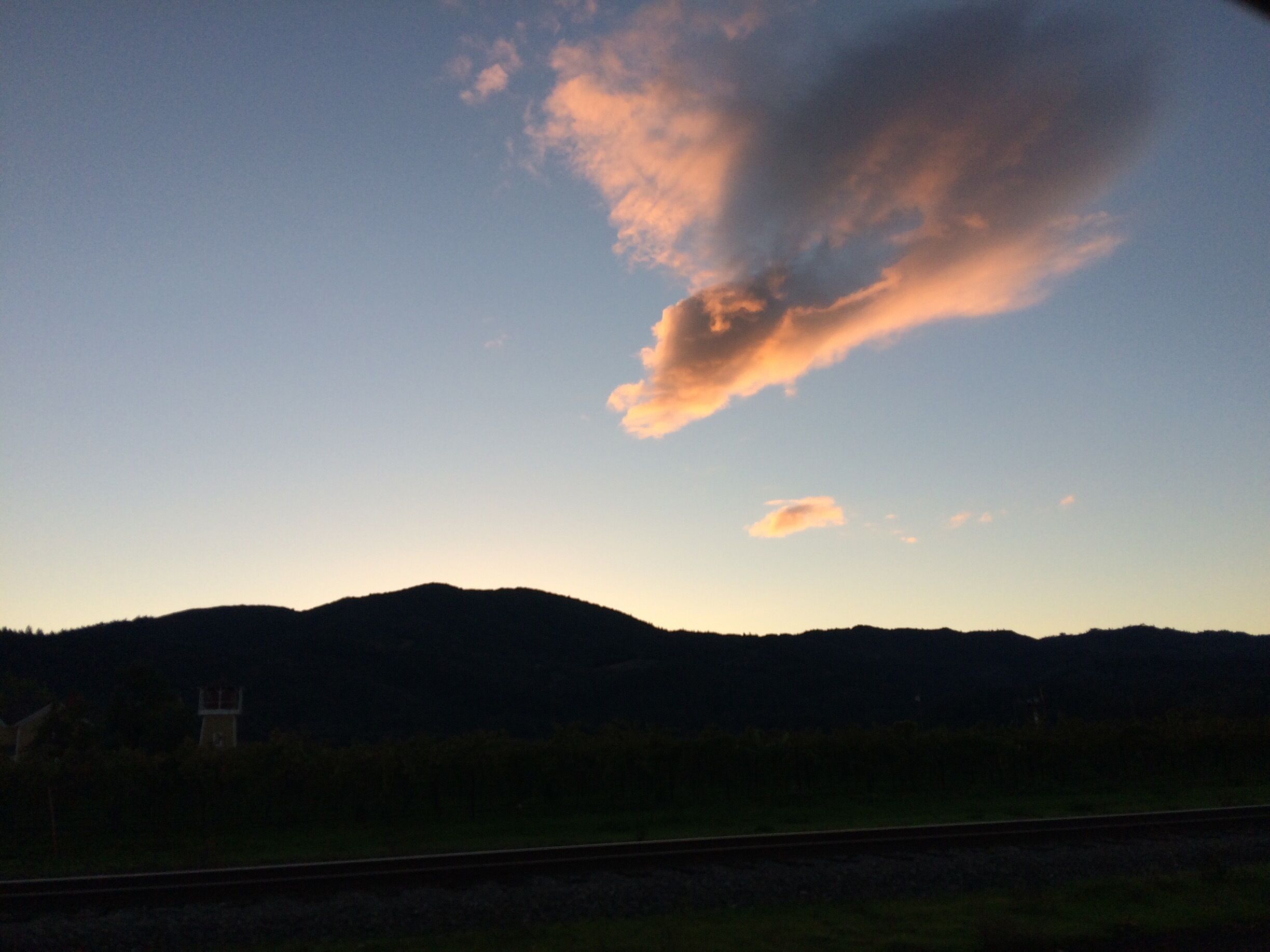 The perfect angelic ending to a luminous trip along the Silverado trail.

#napavalley #california #sunset #clouds