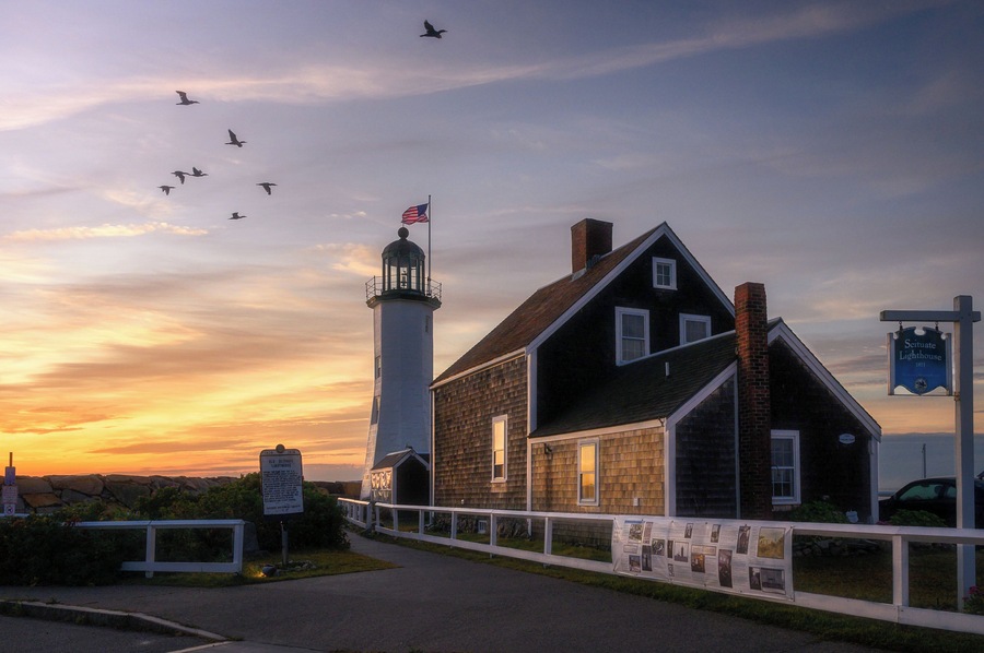 The lighthouse is an active private aid to navigation, managed by the Scituate Historical Society.
The grounds around the lighthouse are open all year. The tower is open only during occasional open houses.
There are enough parking space and benches to chill out.
#Adventure #MyBackyard #trovember